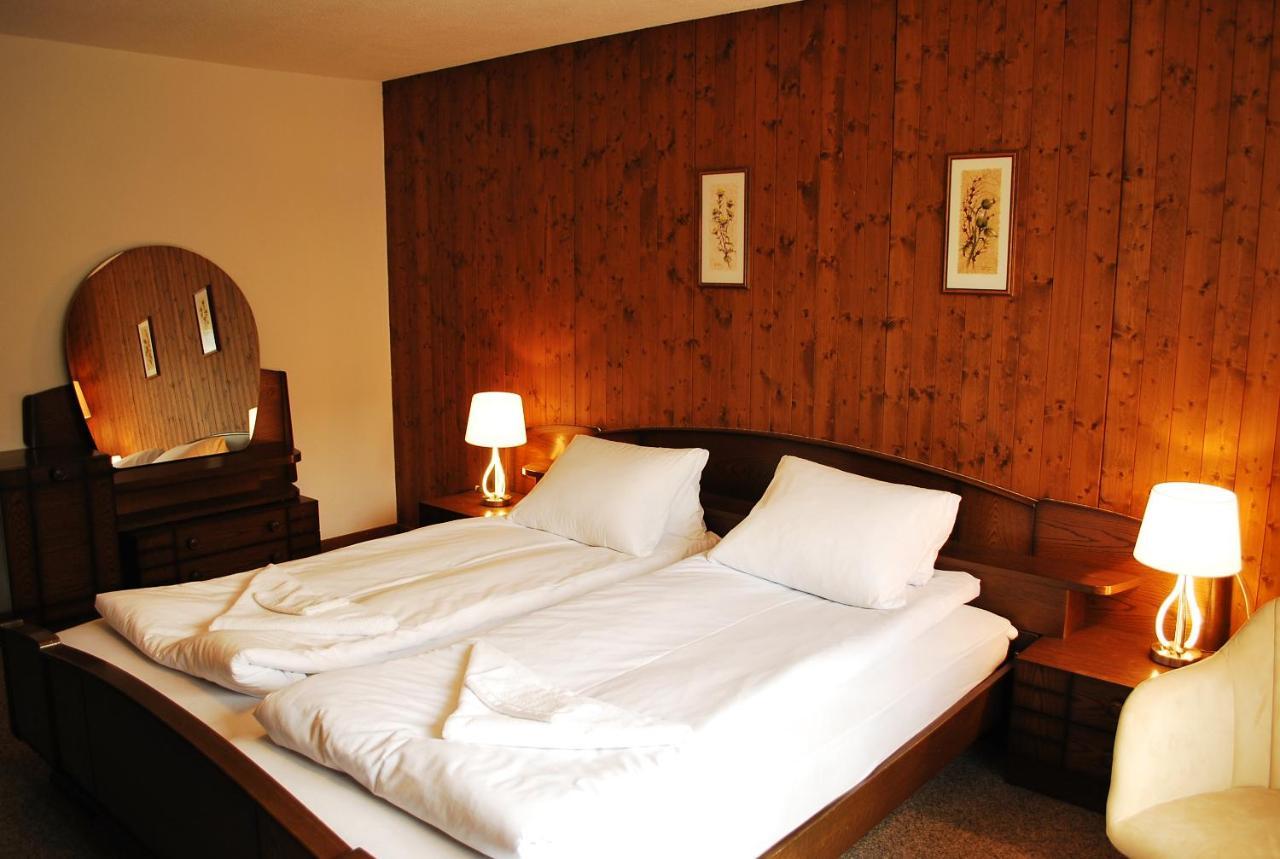 Rooms With Private Bathrooms Saas im Prattigau エクステリア 写真