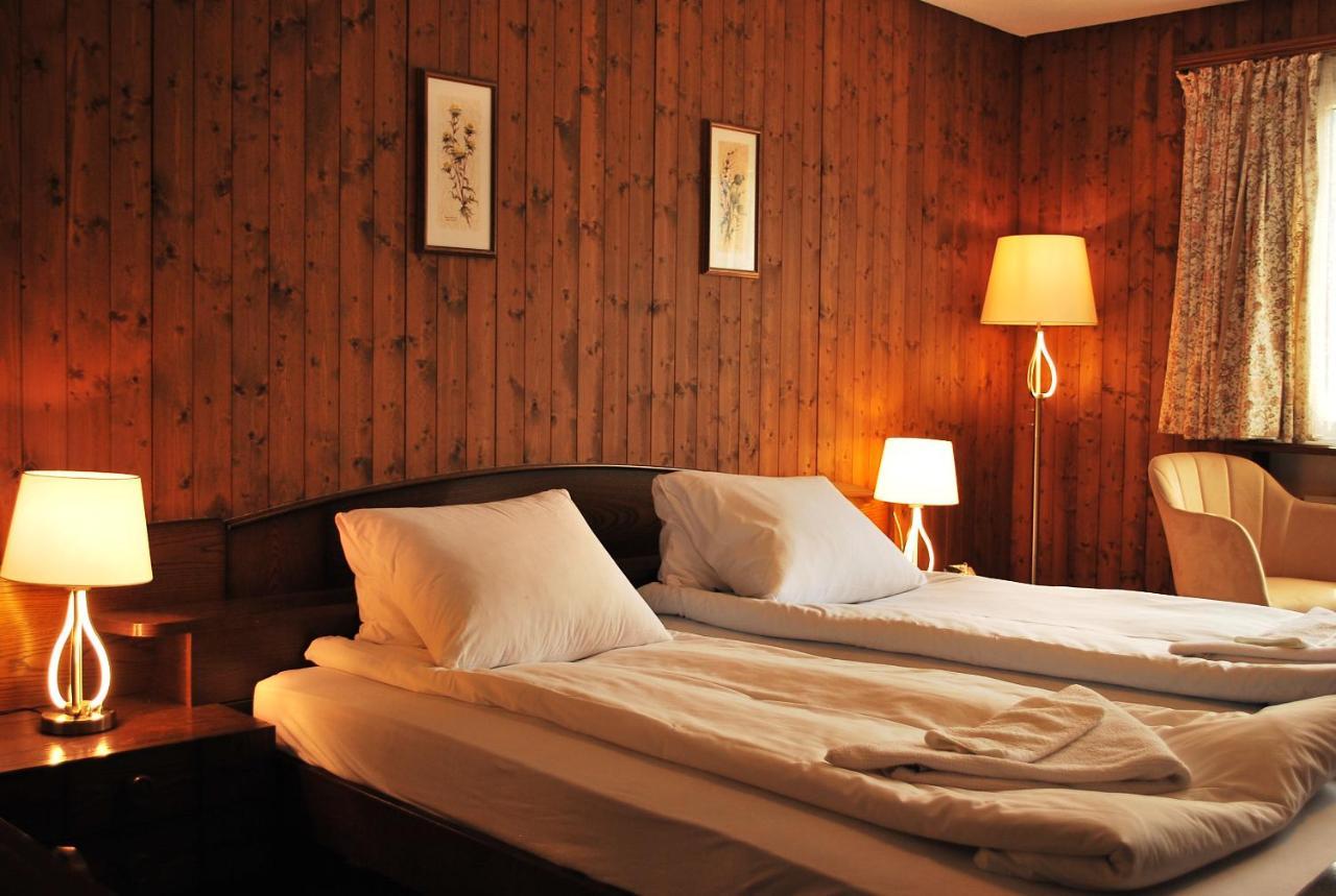 Rooms With Private Bathrooms Saas im Prattigau エクステリア 写真