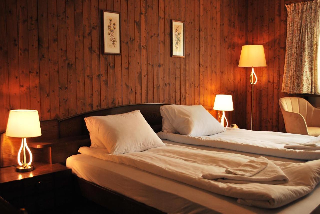 Rooms With Private Bathrooms Saas im Prattigau エクステリア 写真