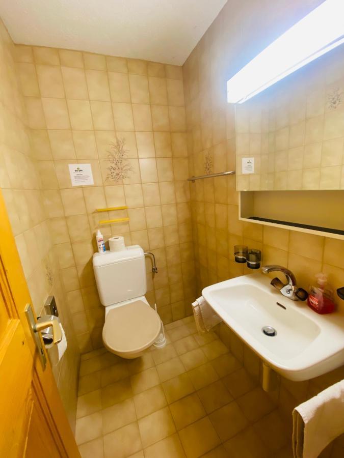 Rooms With Private Bathrooms Saas im Prattigau エクステリア 写真